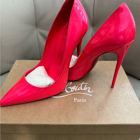 Christian Louboutin So Kate 120 Patent
Perle/Lin
Pumps 120 mm, size 39.5. - Picture 2 of 6